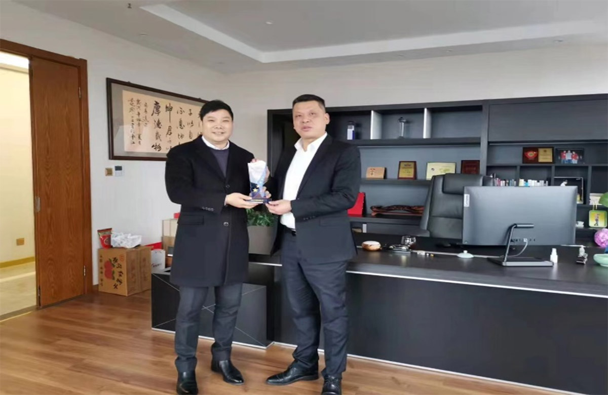 Huaxun won the title of 
